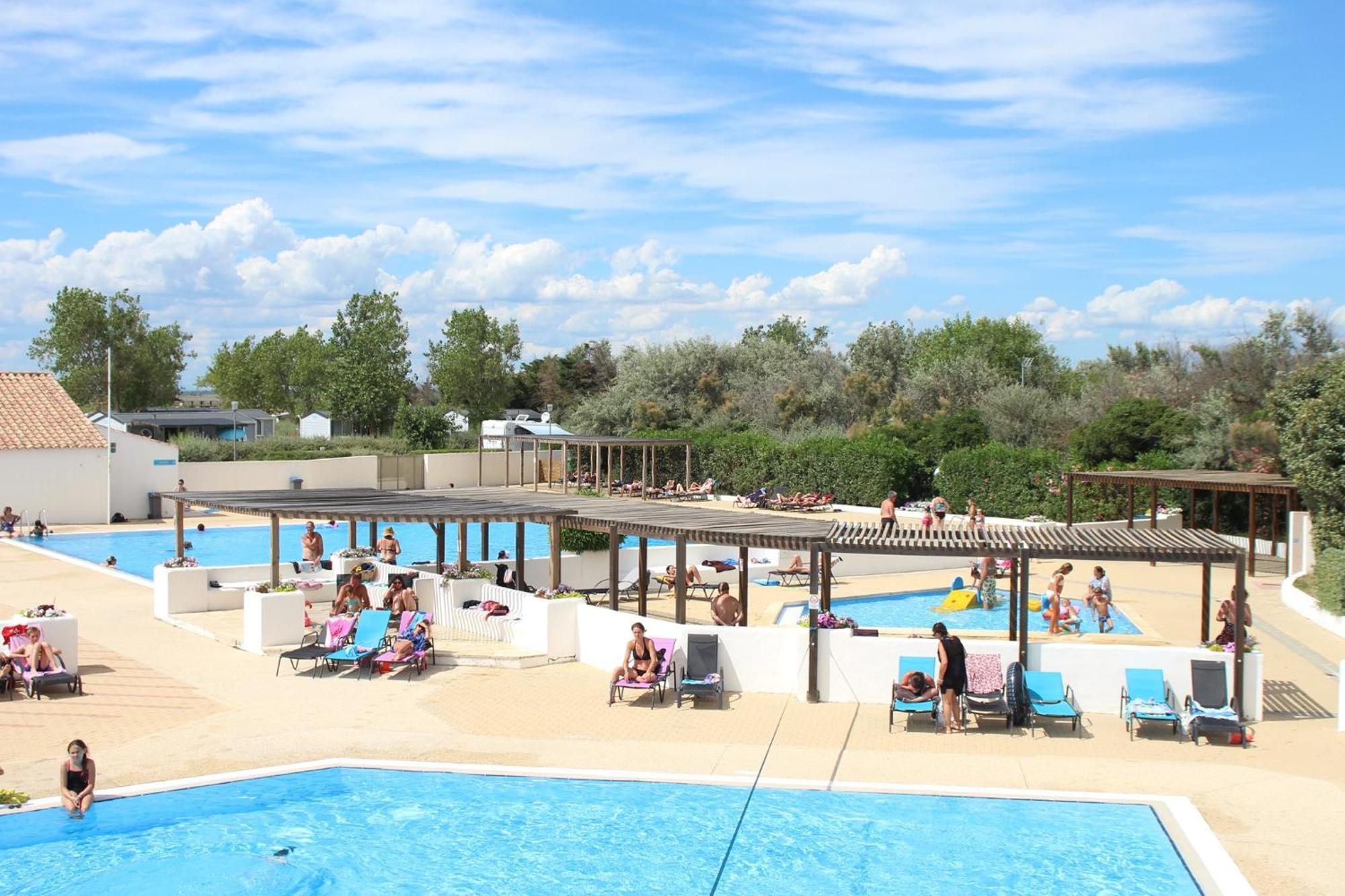 Camping La Brise De Camargue Сент-Мари-де-ла-Мер Экстерьер фото